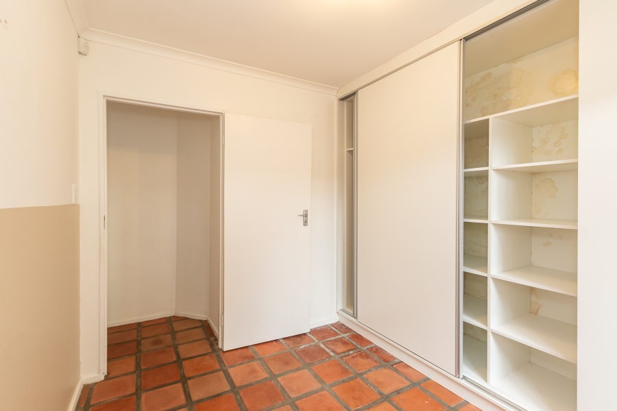 To Let 2 Bedroom Property for Rent in Claremont Village Western Cape